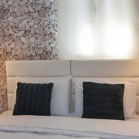 Just 130sqm One Step From Metro * Athen